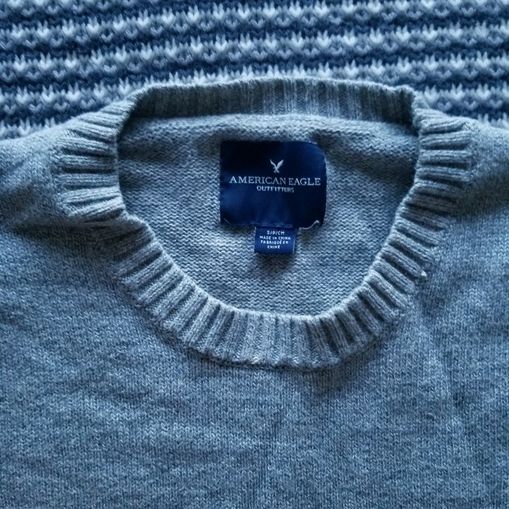 American Eagle Ombre Sweater - Picture 3 of 3